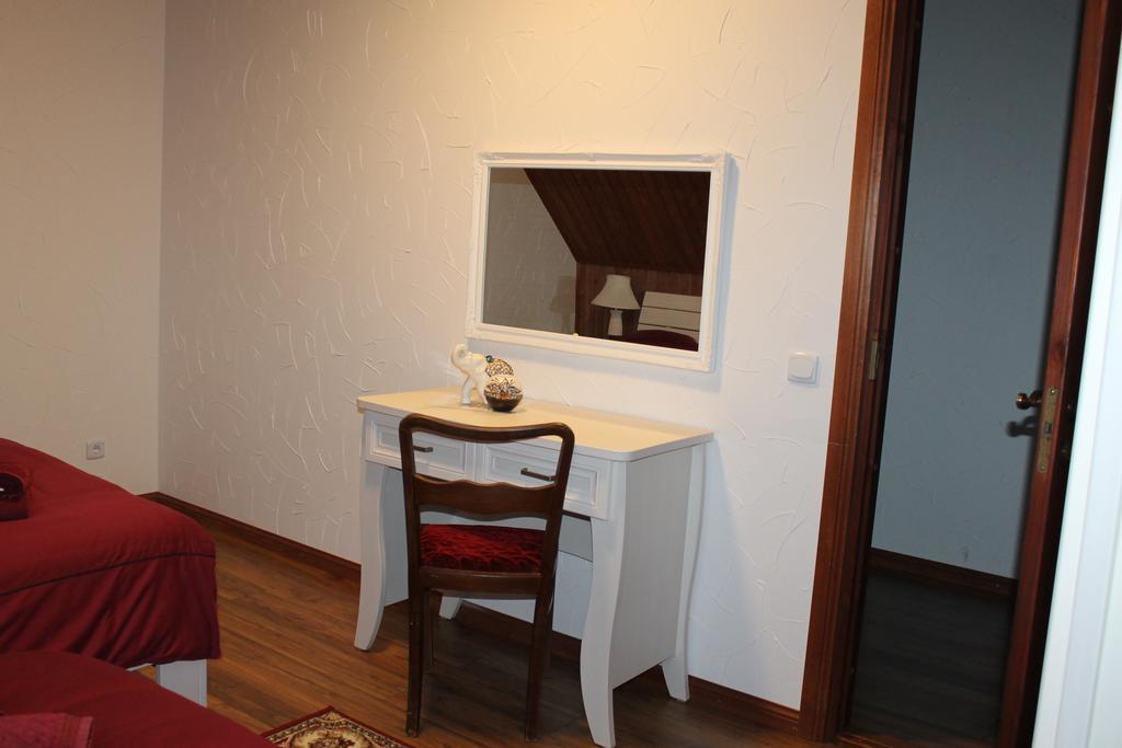 Krapi Guesthouse Treimani Экстерьер фото