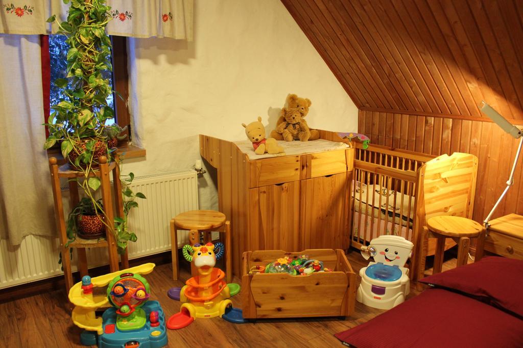 Krapi Guesthouse Treimani Экстерьер фото